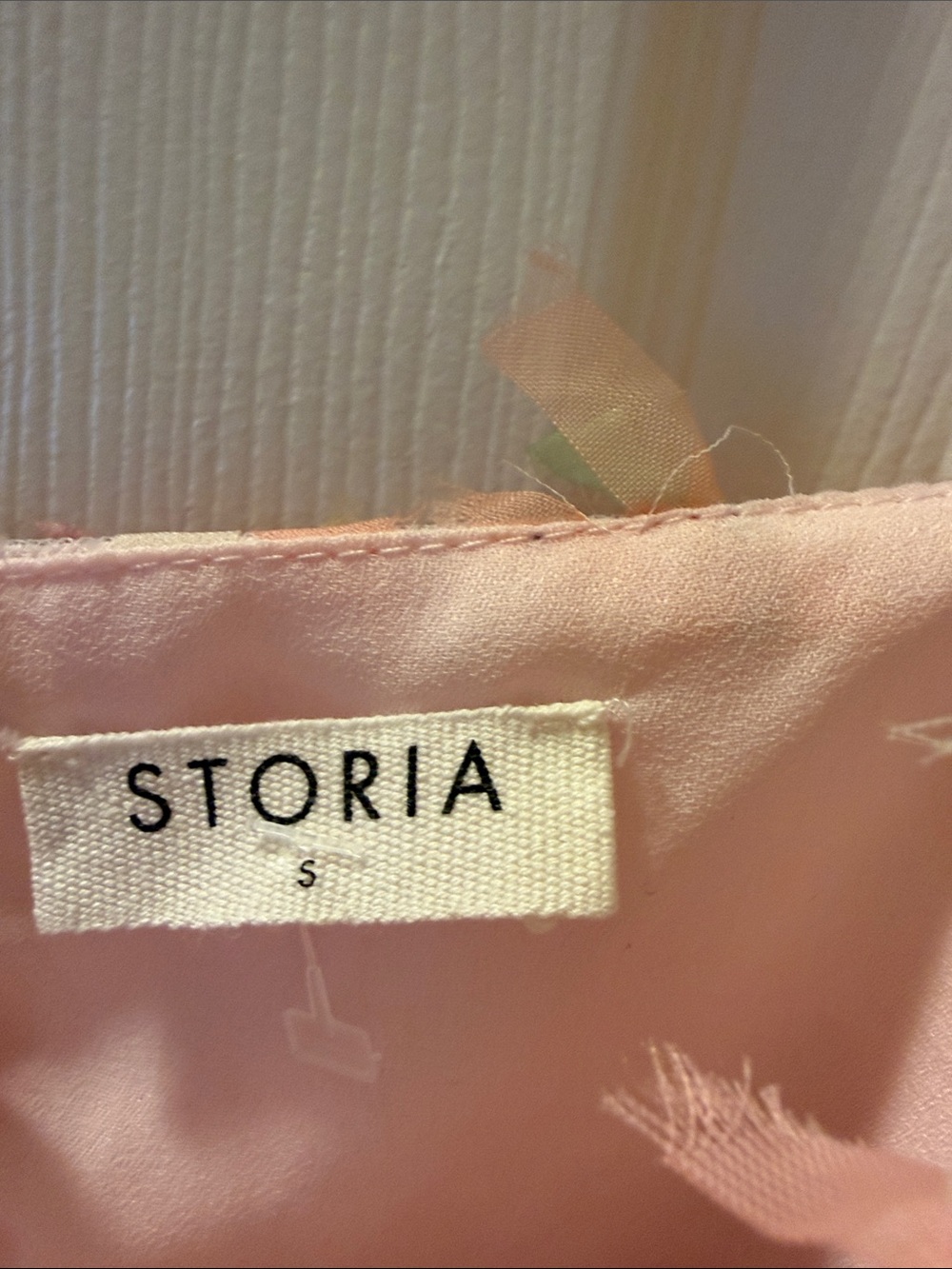 Storia Pink Sheer Floral Appliqué Juliet/babydoll Blouse size small NWOT - Picture 2 of 3